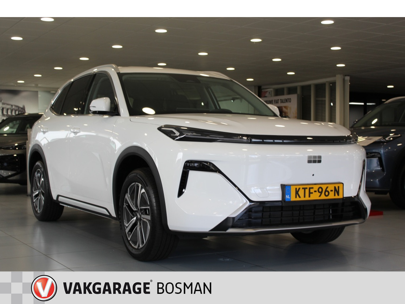 Geely Starray Em-i 1.5 Pro Plug-in/CARPLAY/CRUISE/360 2026 - voorkant