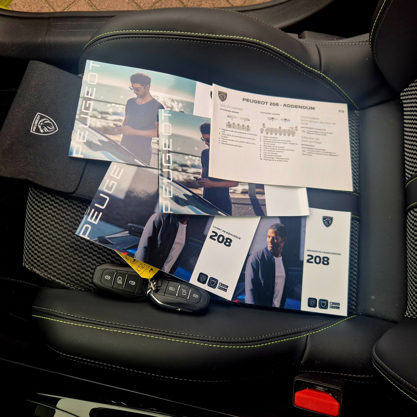 Foto van Peugeot E-208