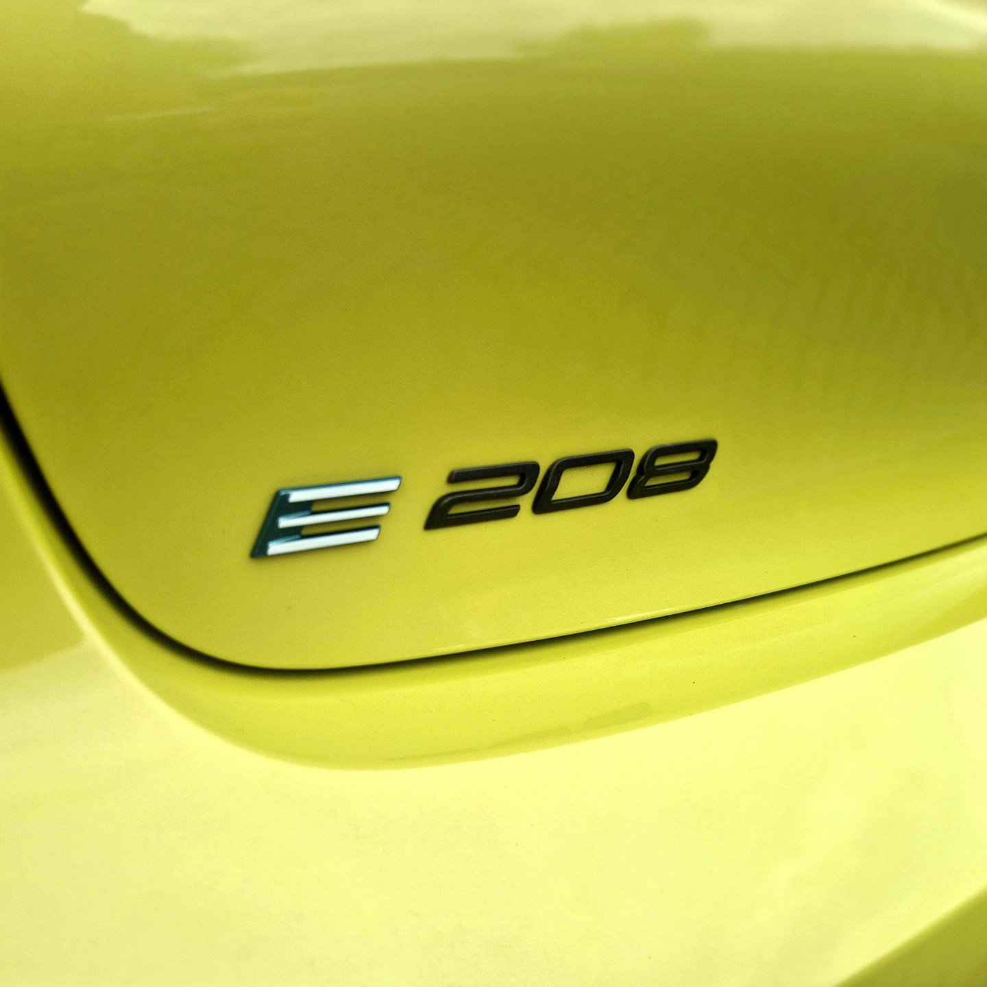 Foto van Peugeot E-208
