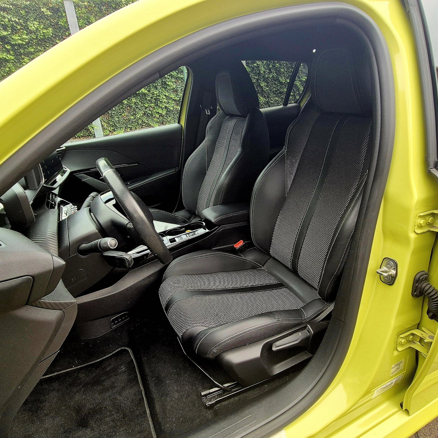 Foto van Peugeot E-208