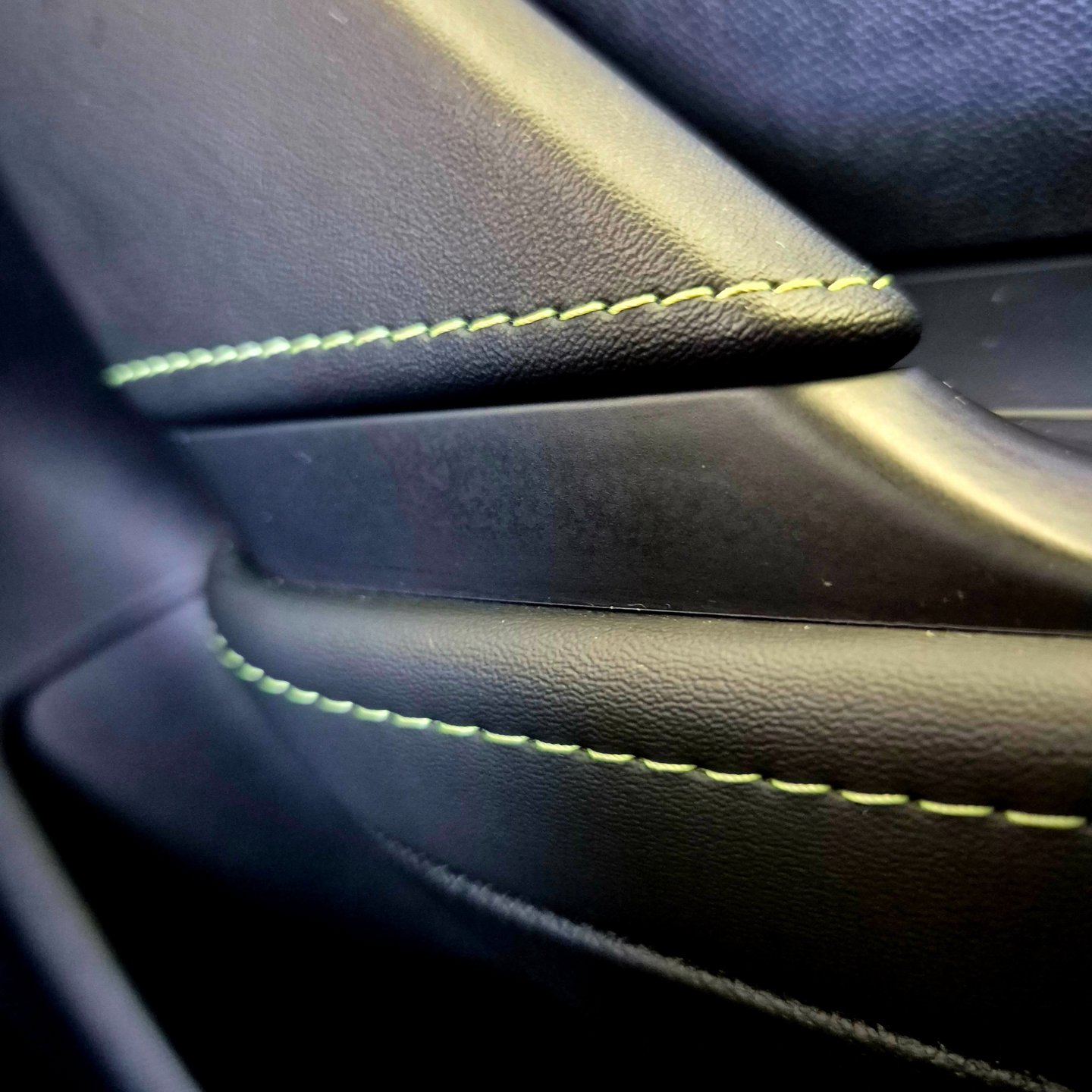 Foto van Peugeot E-208