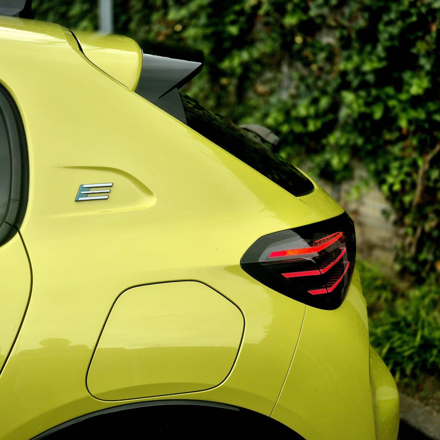 Foto van Peugeot E-208
