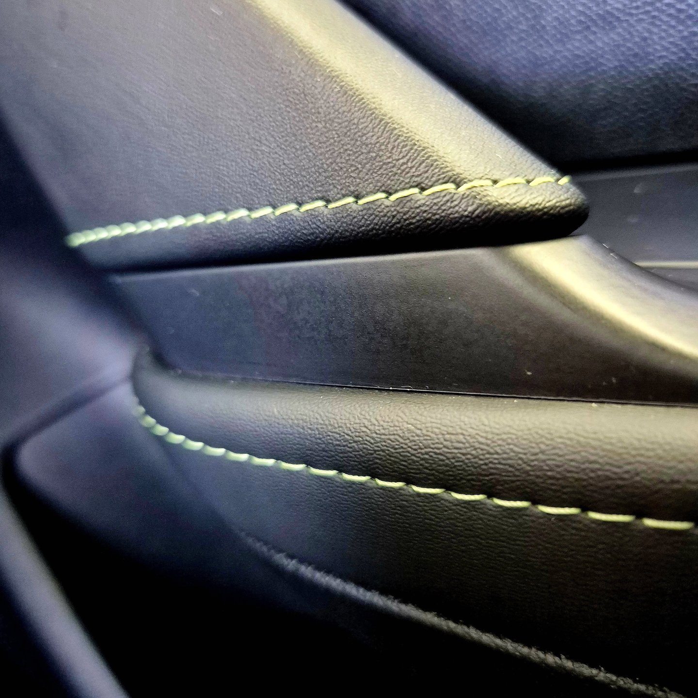 Foto van Peugeot E-208