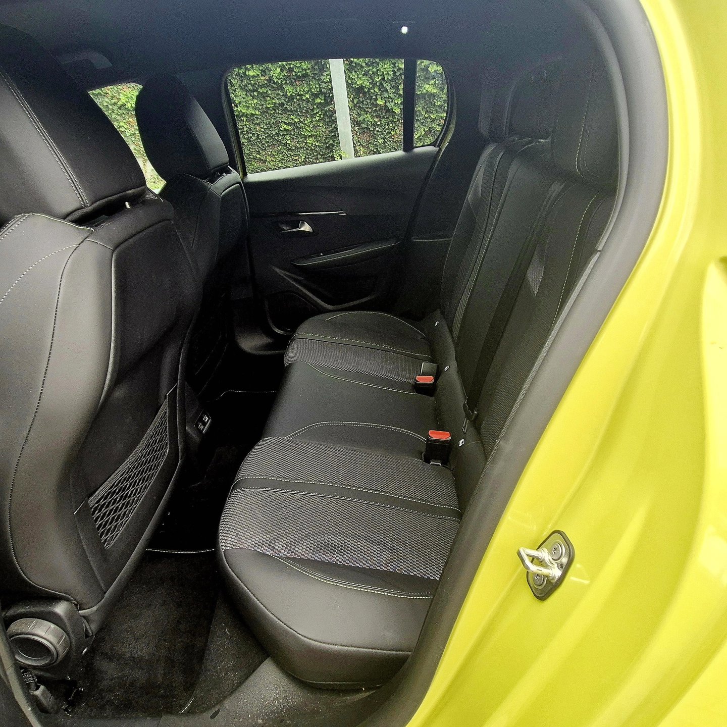 Foto van Peugeot E-208