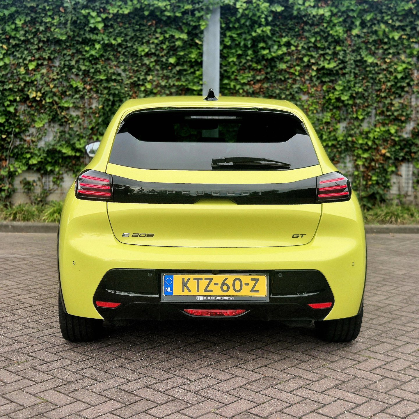 Foto van Peugeot E-208