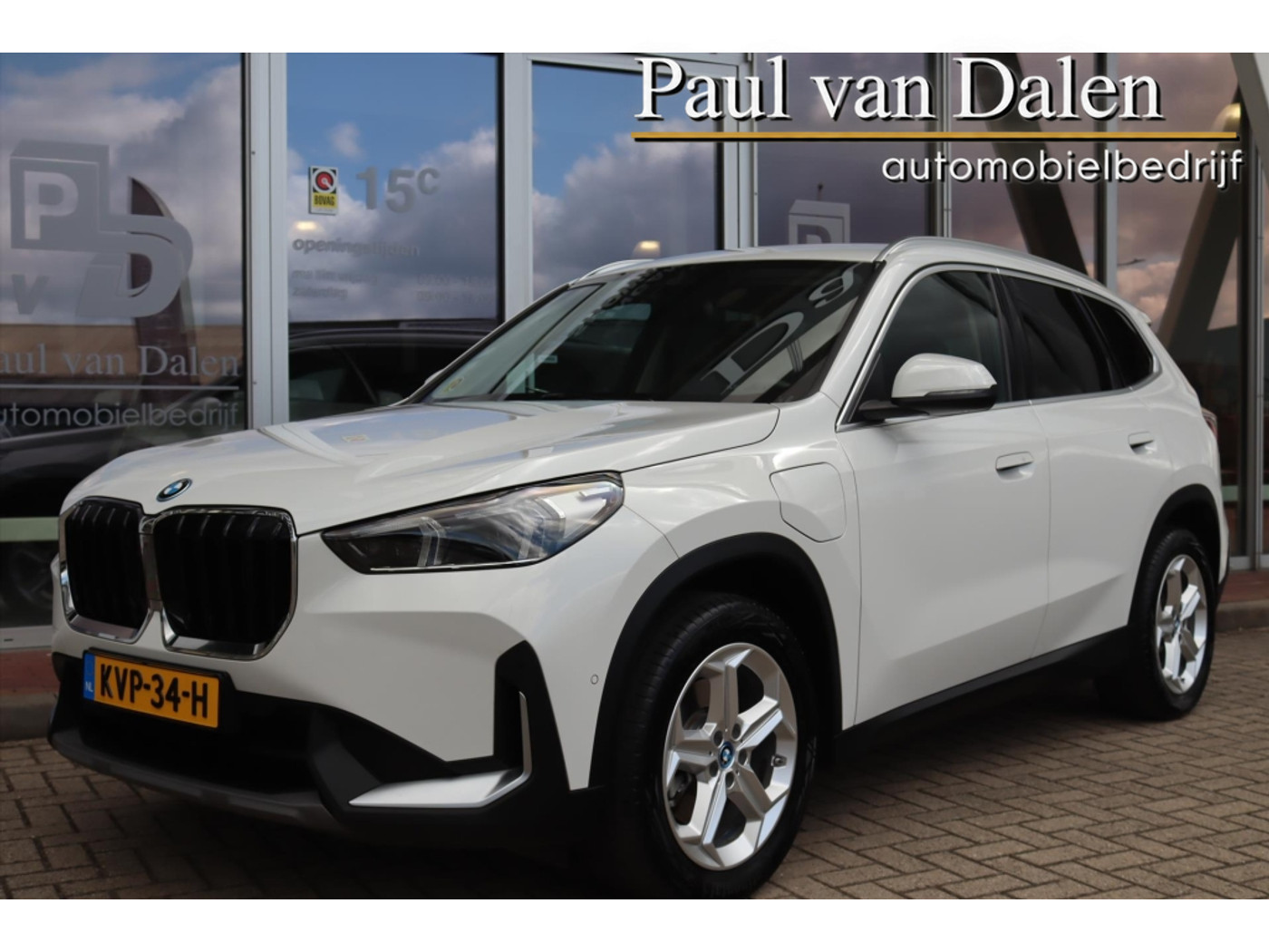 BMW X1 (u11) XDRIVE25e 245PK Camera | Cruise | Clima | 18 Inch | Elekt. achterklep | Widescreen | Dab | Led | 2023 - voorkant