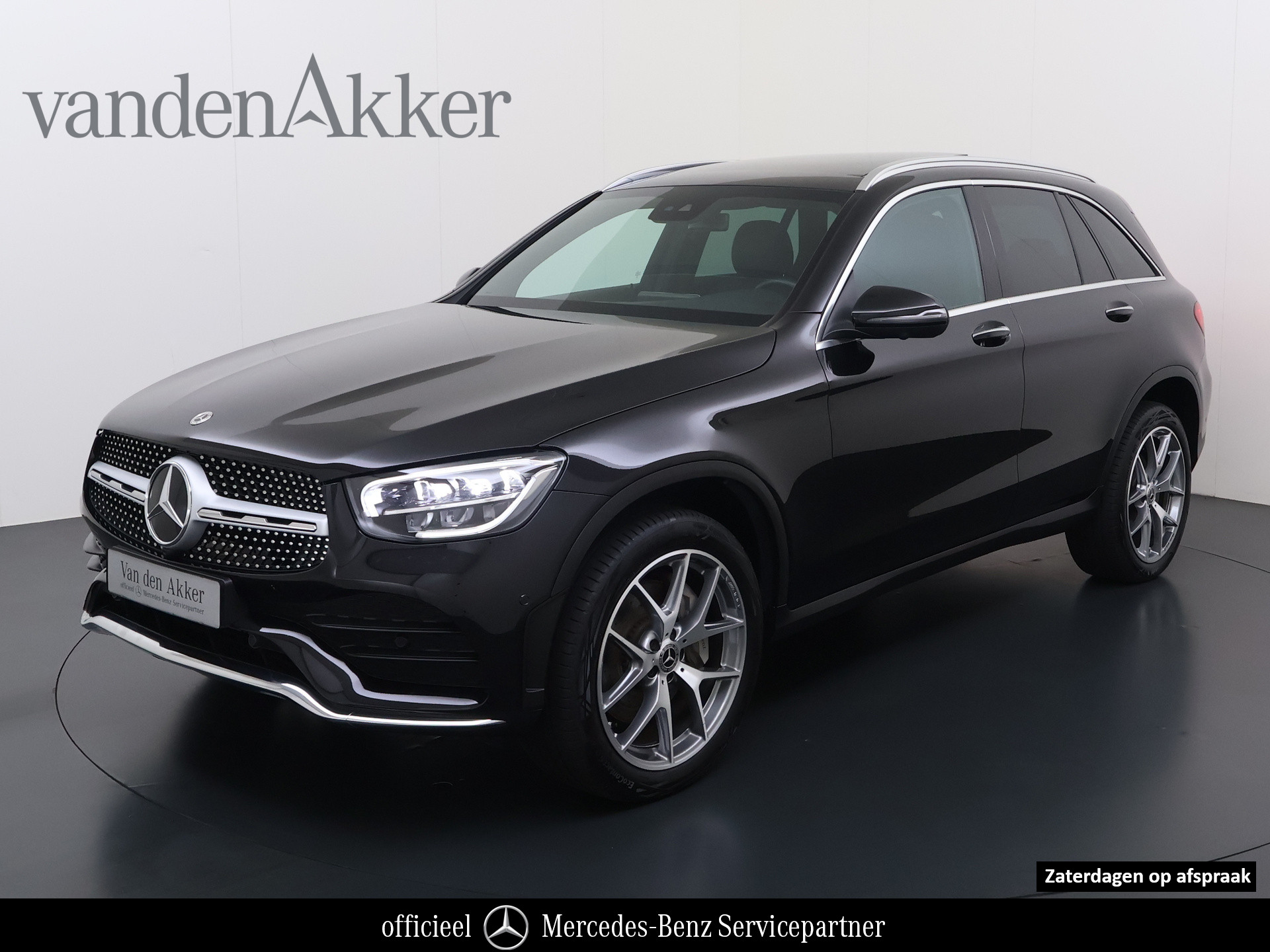 Mercedes-Benz GLC 300e AMG // Panoramadak // Memory Stoelen // 360 Camera // Carplay // Keyless Entry // Privacy Glass // Elek. Achterklep // 20" AMG Velgen 2022 - voorkant