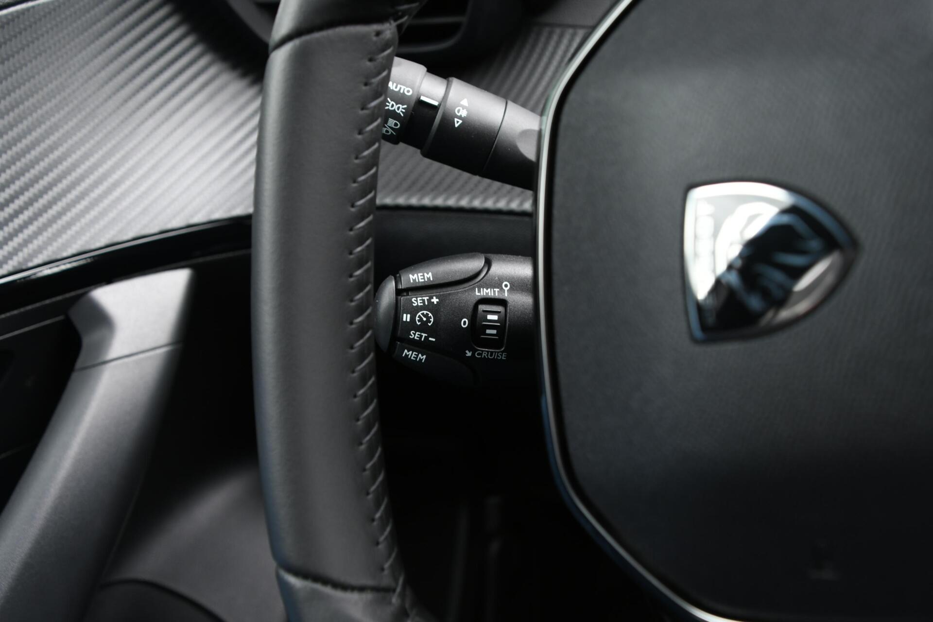 Foto van Peugeot E-2008