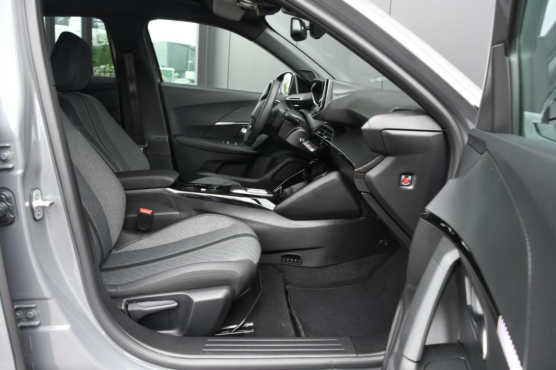 Foto van Peugeot E-2008