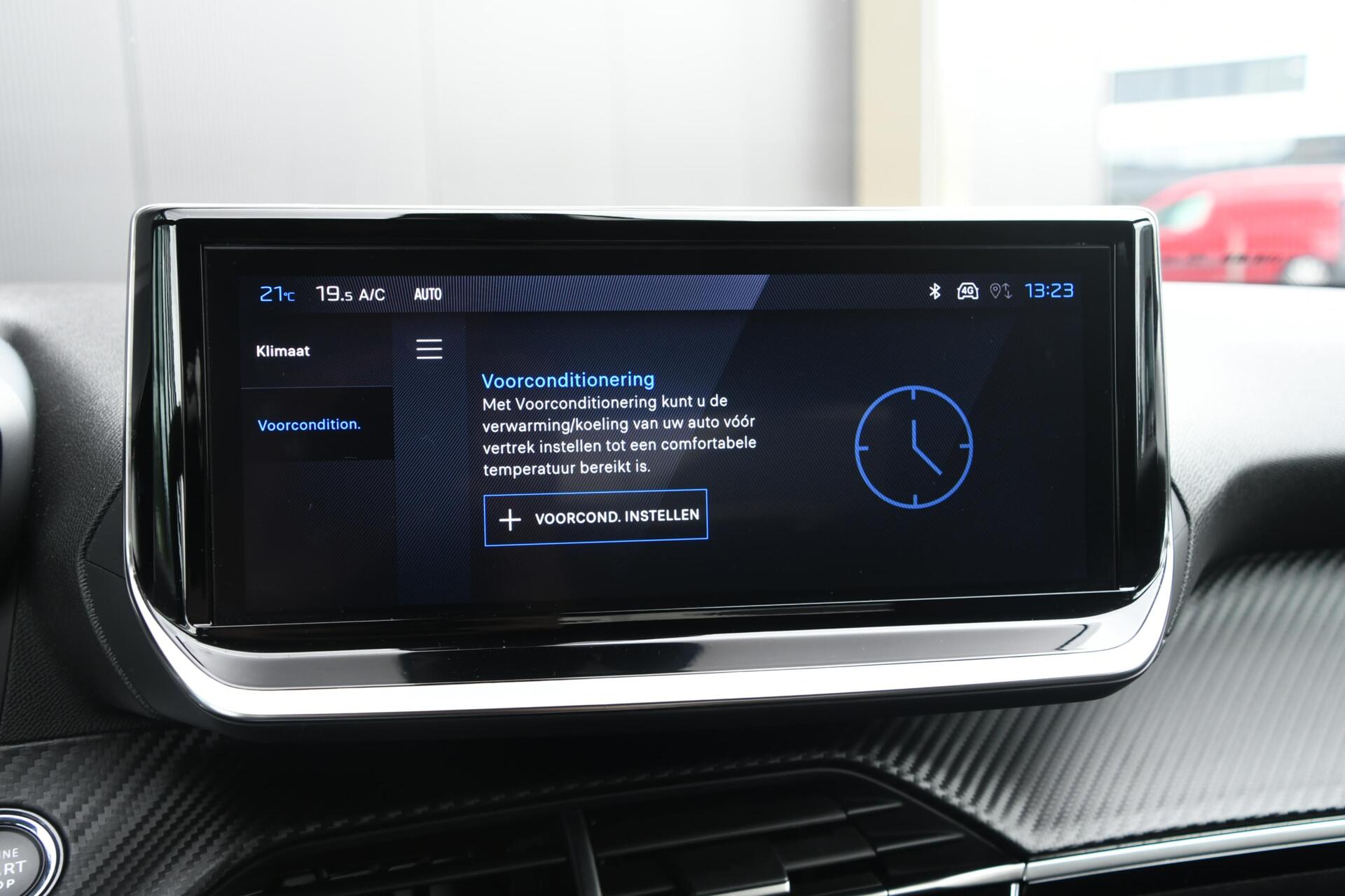 Foto van Peugeot E-2008