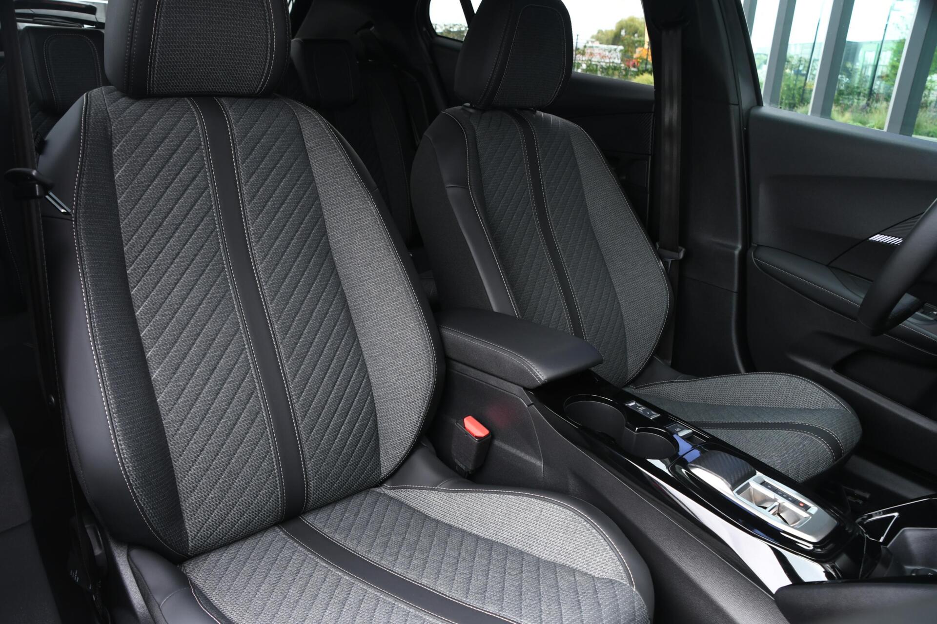 Foto van Peugeot E-2008