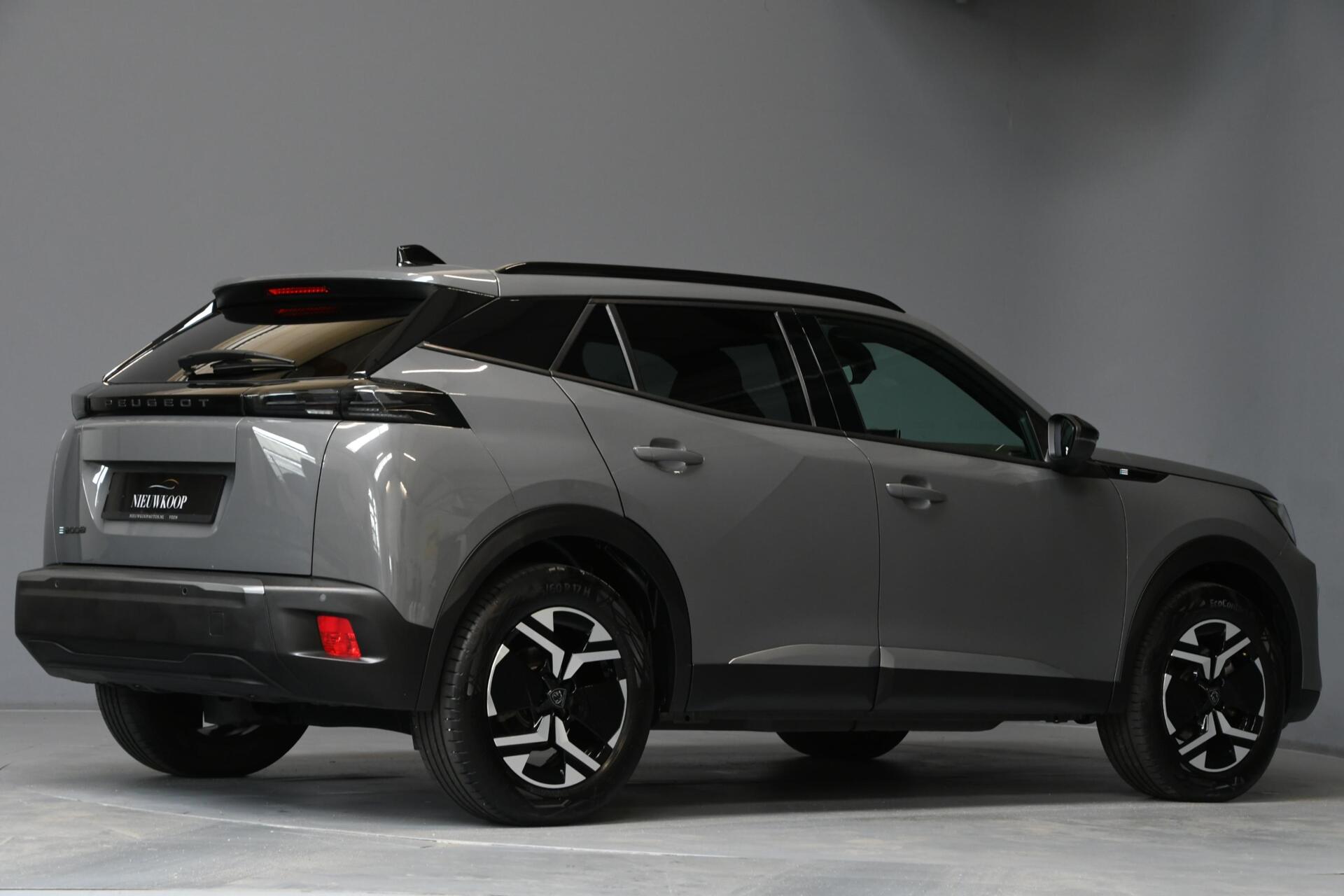 Foto van Peugeot E-2008