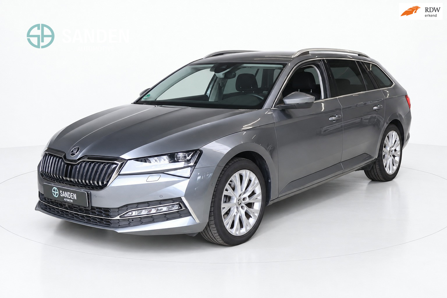Skoda Superb Combi 1.4 TSI iV Business Edition Plus|Plugin|Automaat|Matrixled|Navi|adaptive cruise|Camera|DAB|stoelverw |Trekhaak 2023 - voorkant
