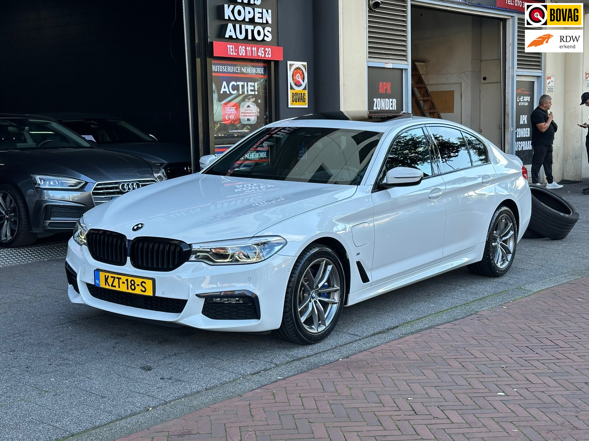 BMW 5-serie 530e iPerformance High Executive M-Sport Schuifdak 2019 - voorkant