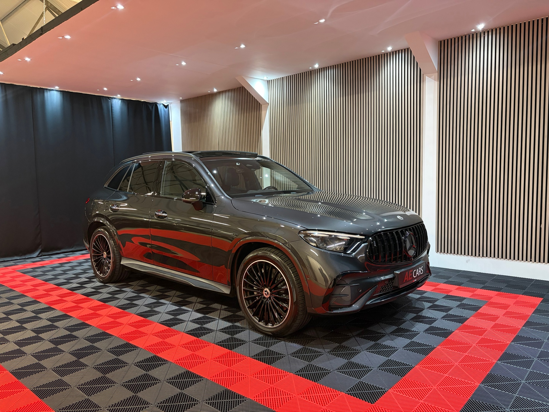 Mercedes-Benz Glc-klasse 300 4MATIC AMG Line Head-Up Leder-Memory 360Camera Bom Voll 2023 - voorkant