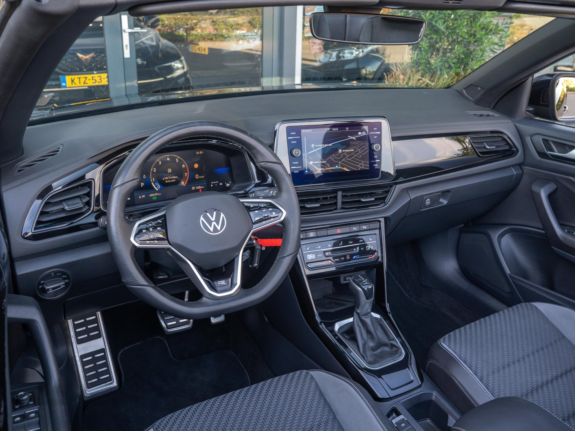 Foto van Volkswagen T-roc Cabrio