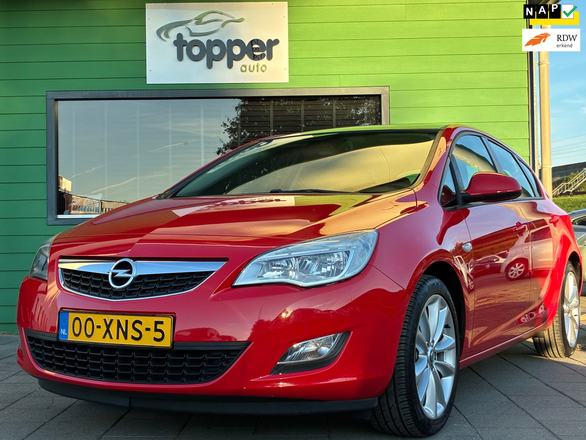 Opel Astra 1.4 Turbo Edition|Camera|Navigatie|CruiseControl|Trekhaak|PDC|Climatronic|NAP|Nieuwe APK|Goed Onderhouden| 2012 - voorkant
