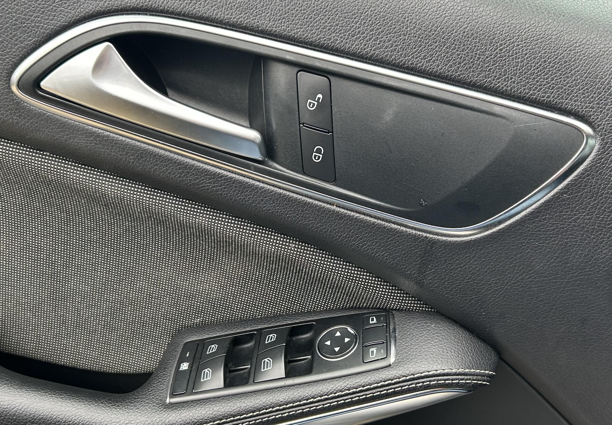 Foto van Mercedes-Benz A 180