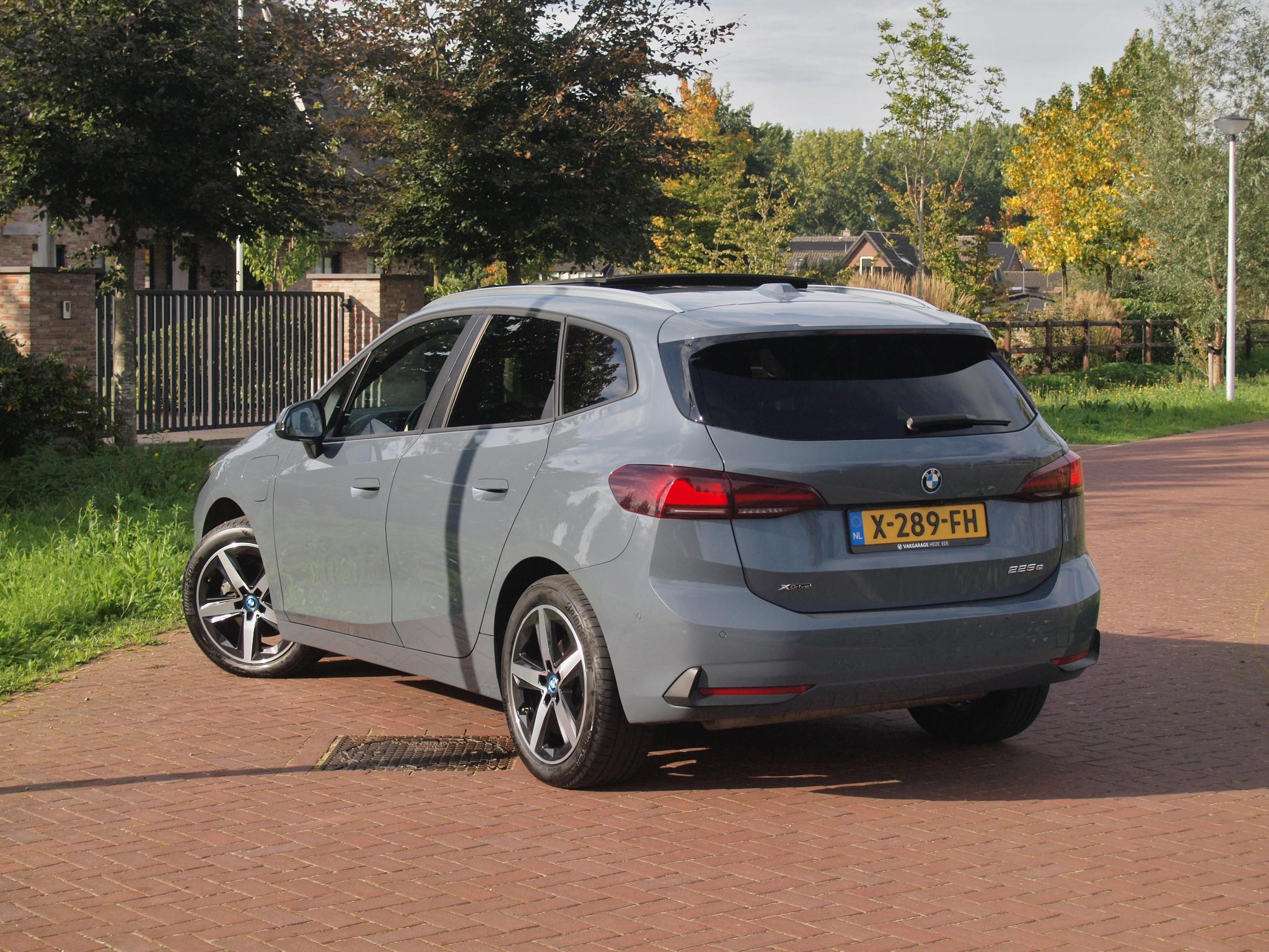 Foto van BMW 225e xDrive Active Tourer