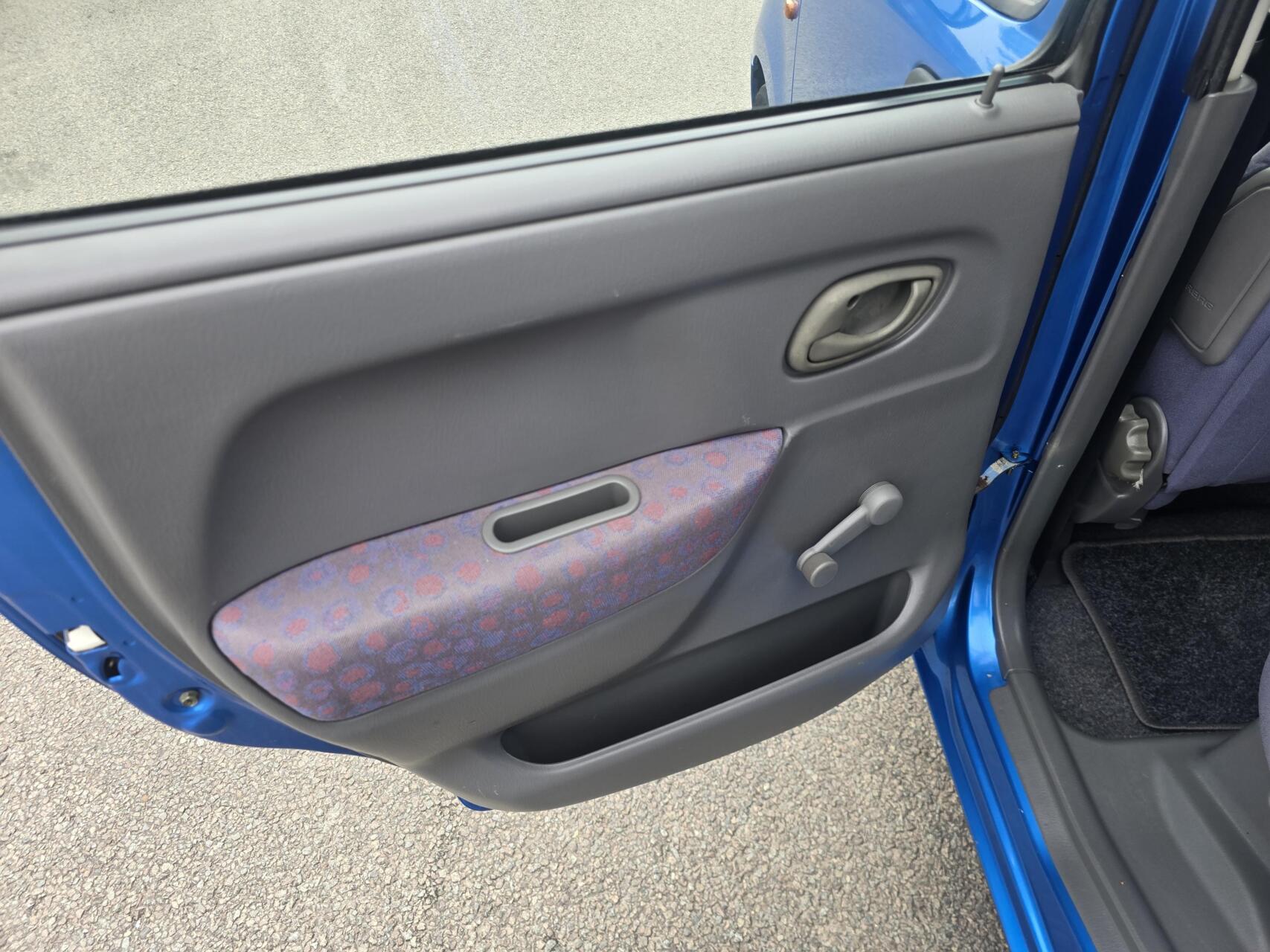 Foto van Suzuki Wagon R