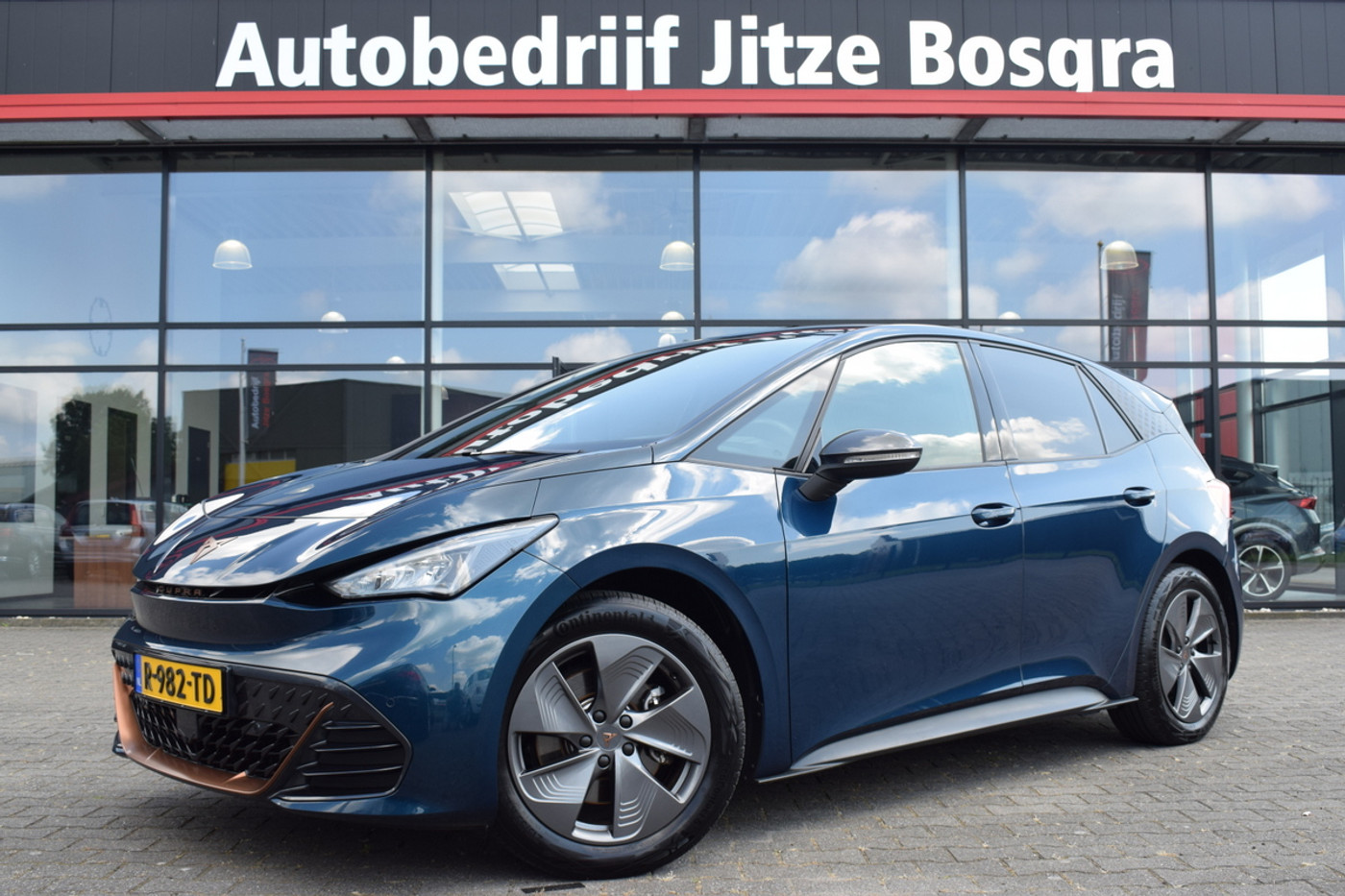 Cupra Born 150 KW 58/62 KWH Essential 62 kWh SOH 92% 2022 - voorkant