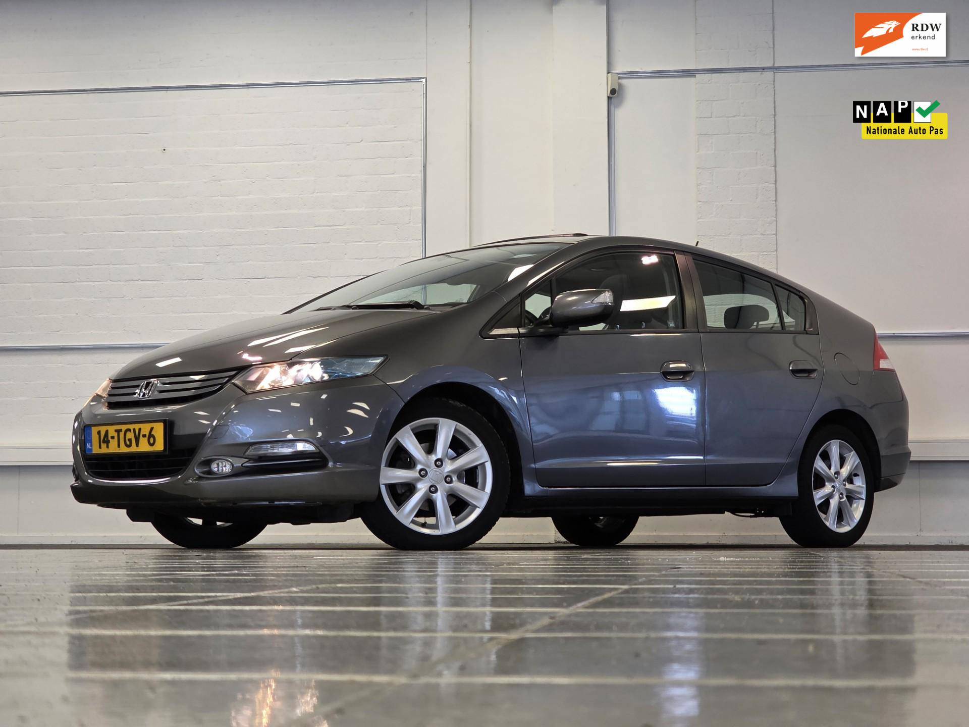 Honda Insight 1.3 Business Mode Schuif/kanteldak Navi PDC 2012 - voorkant