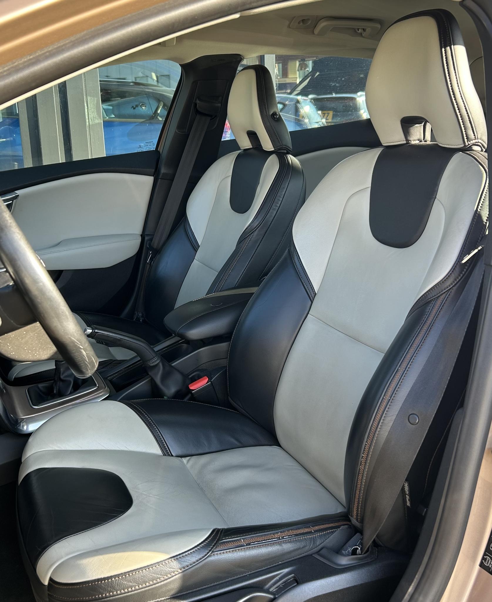Foto van Volvo V40 Cross Country