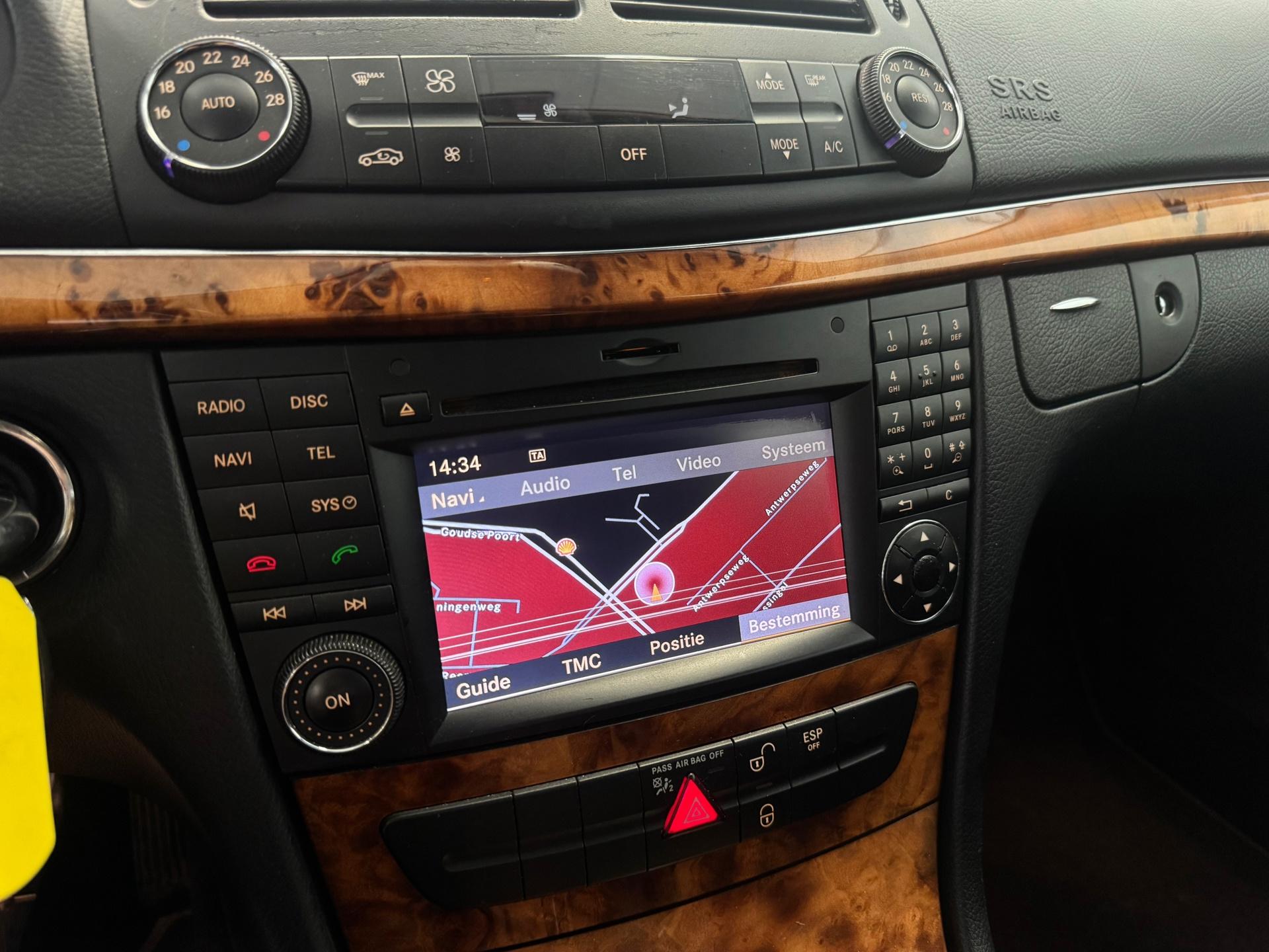 Foto van Mercedes-Benz E 230