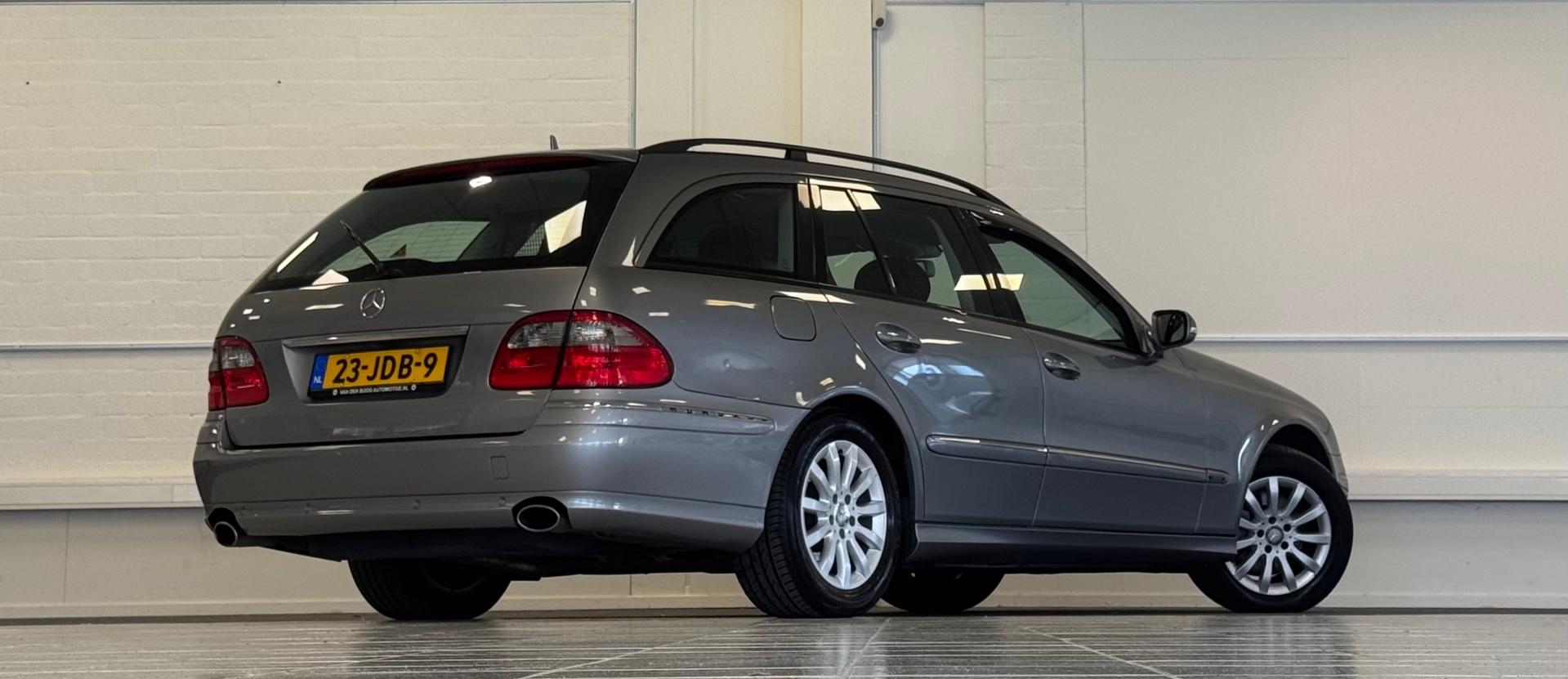 Foto van Mercedes-Benz E 230
