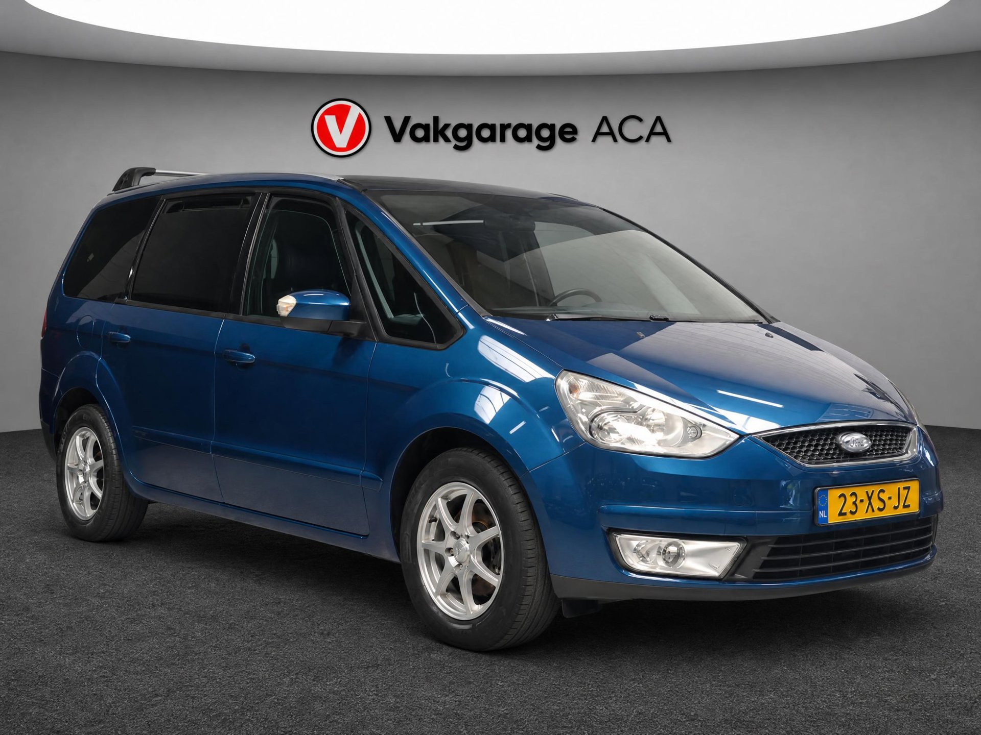 Ford Galaxy 2.0-16V Trend // 7-PERSOONS // TREKHAAK // DAKDRAGERS // 2007 - voorkant