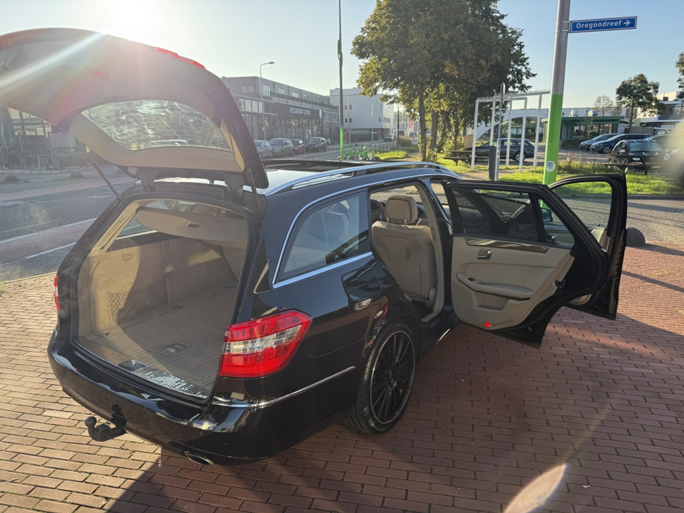 Foto van Mercedes-Benz E 350 4Matic