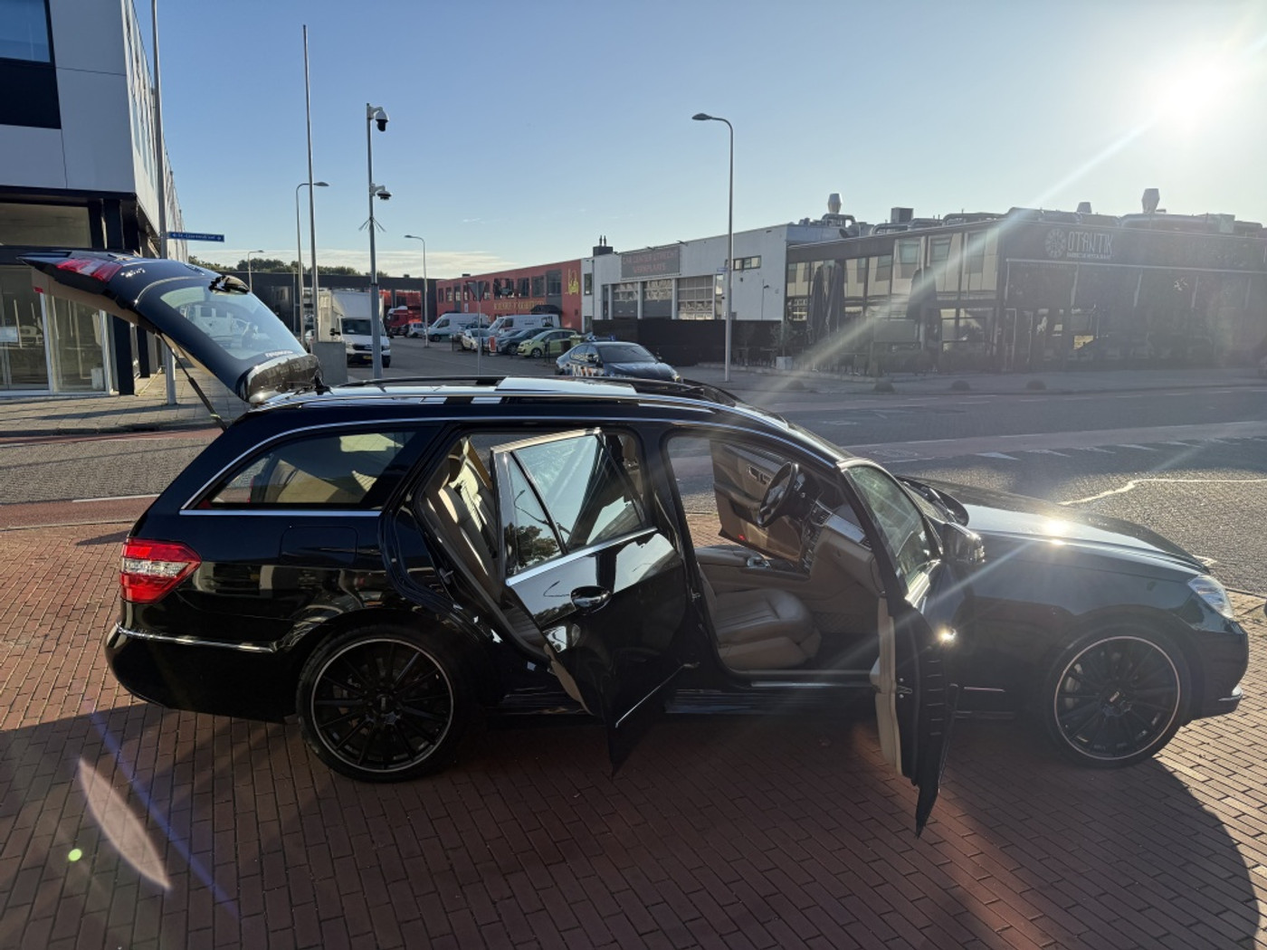 Foto van Mercedes-Benz E 350 4Matic