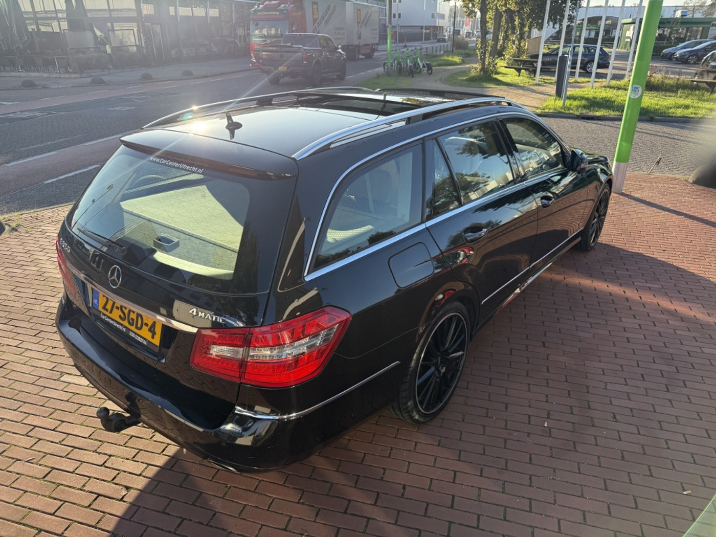 Foto van Mercedes-Benz E 350 4Matic