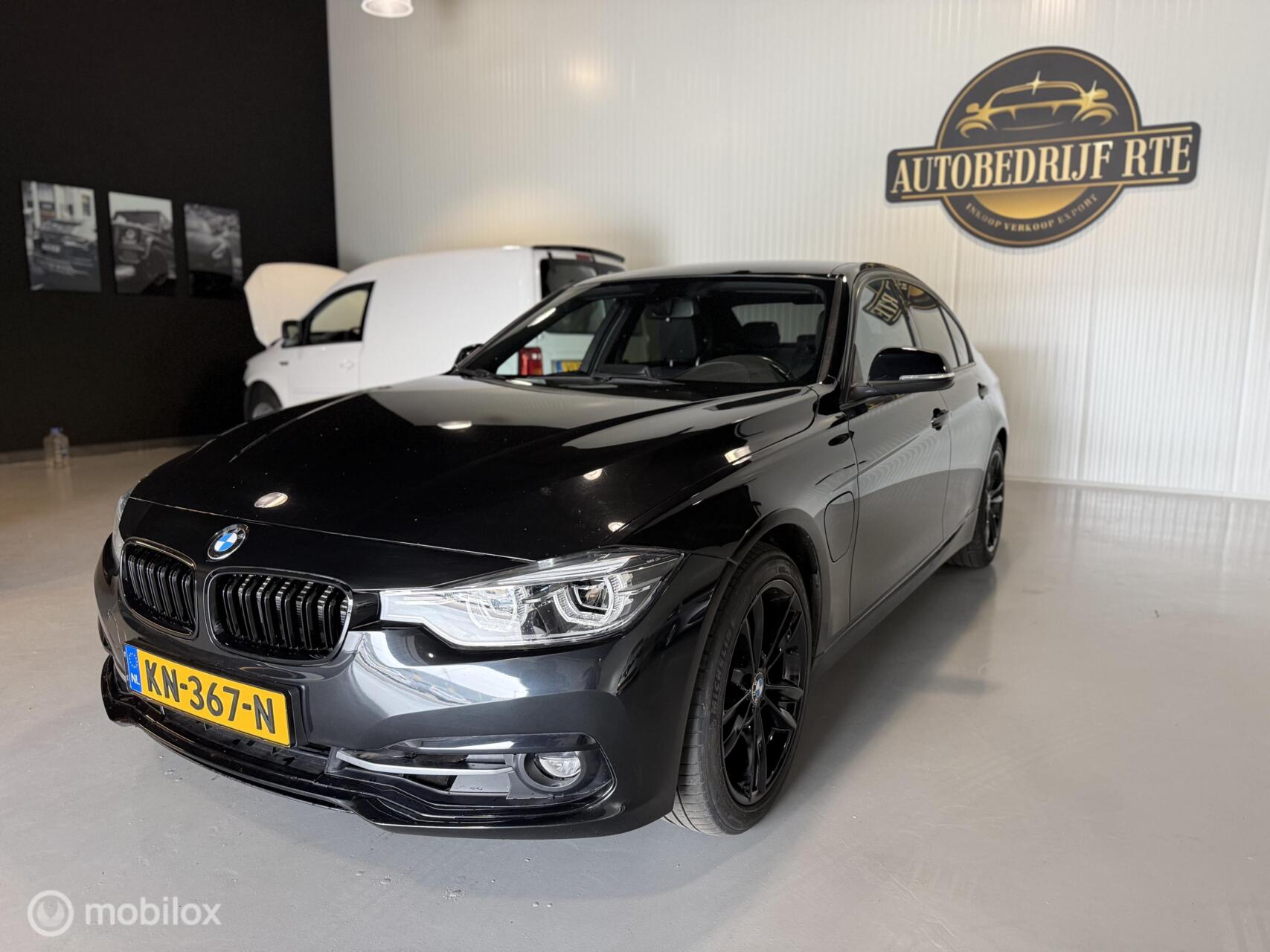 Foto van BMW 330e Iperformance