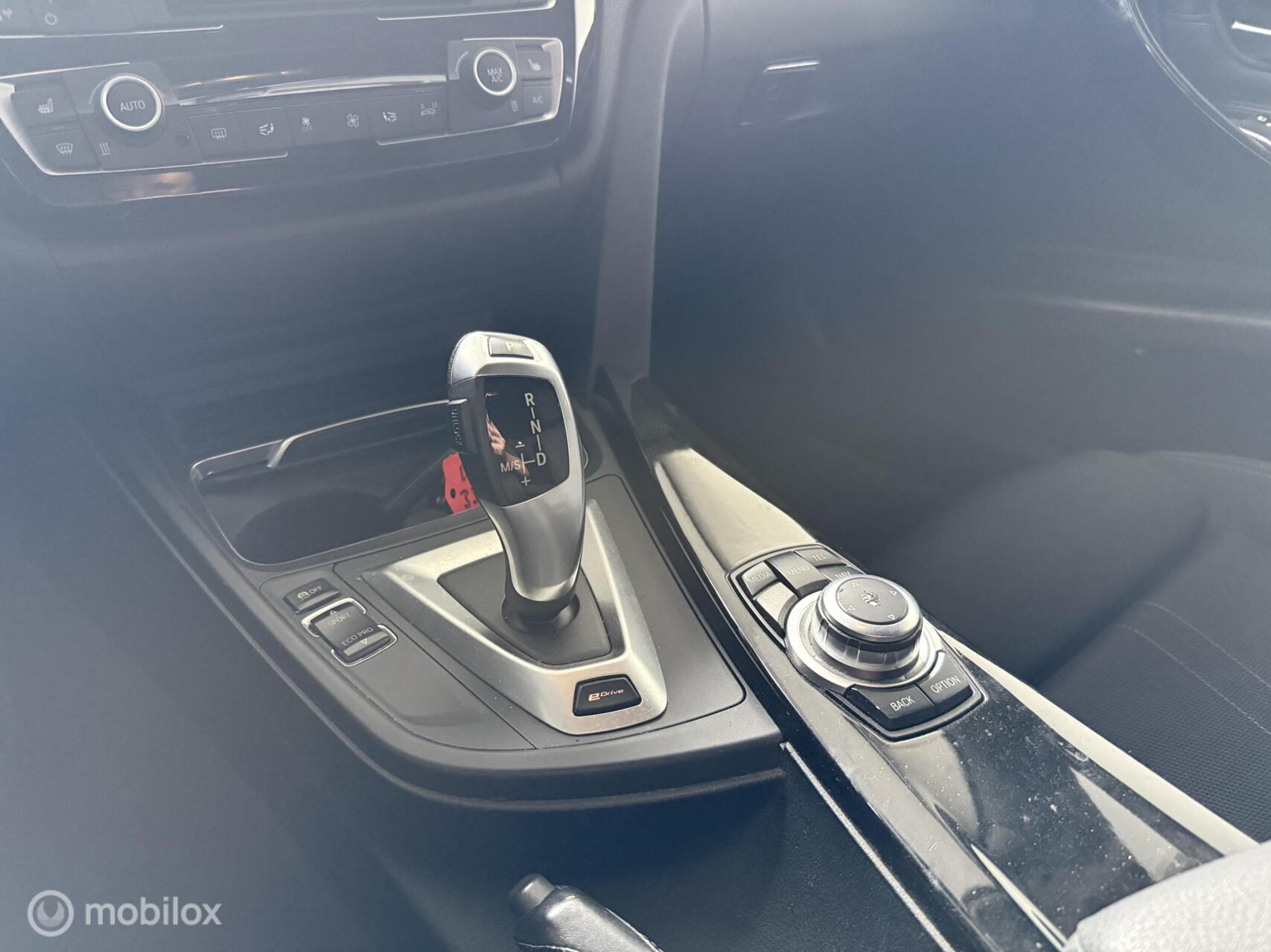 Foto van BMW 330e Iperformance