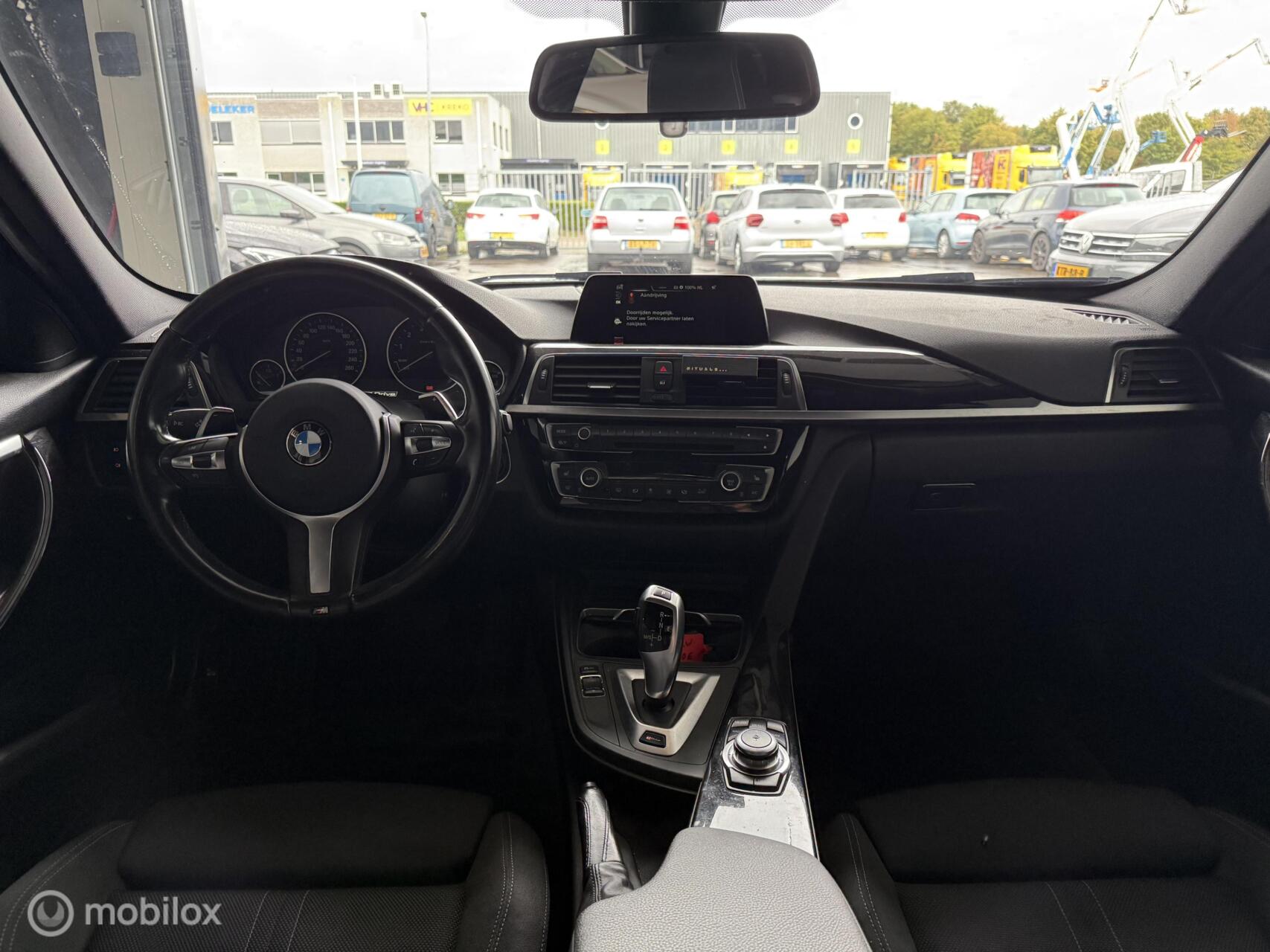 Foto van BMW 330e Iperformance