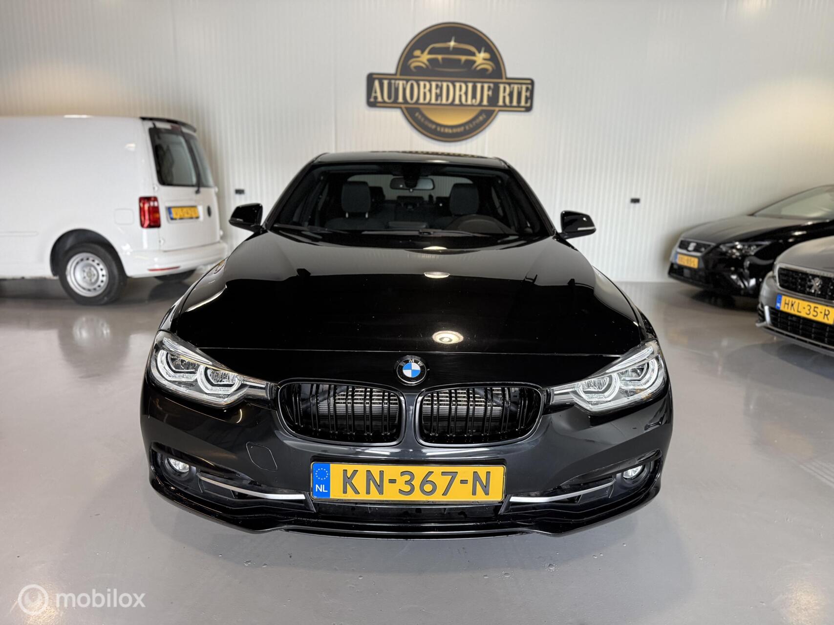 Foto van BMW 330e Iperformance