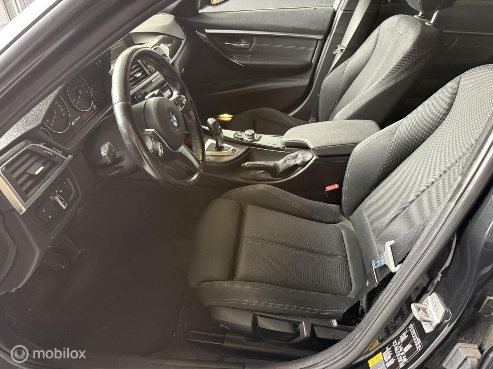 Foto van BMW 330e Iperformance
