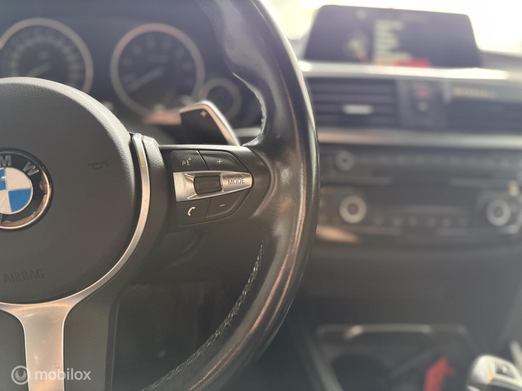 Foto van BMW 330e Iperformance