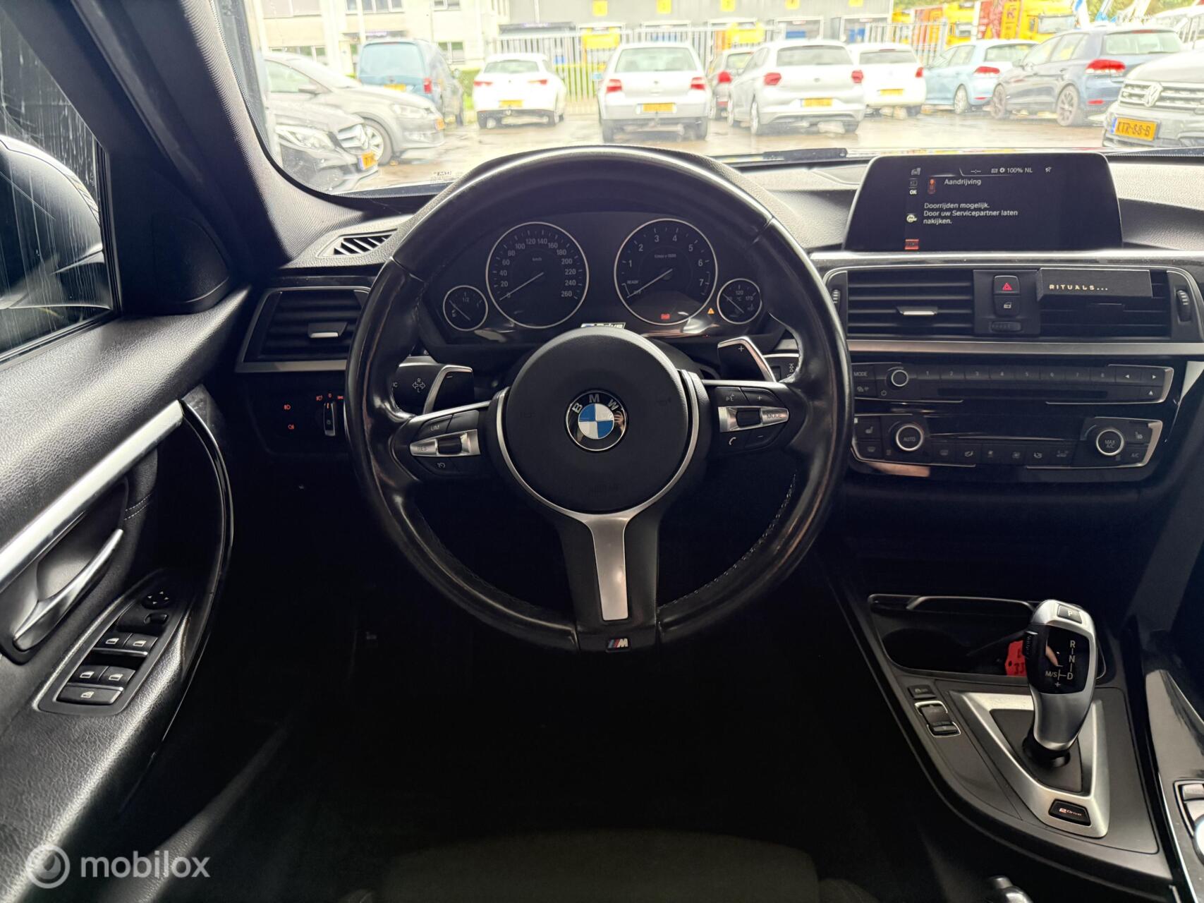 Foto van BMW 330e Iperformance