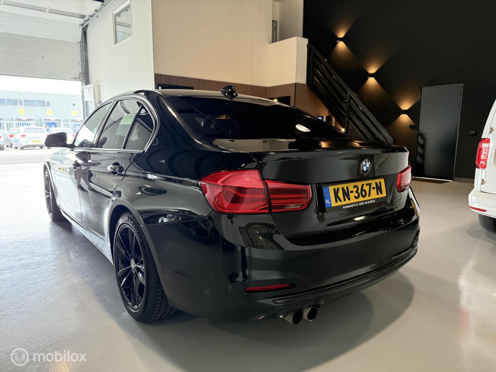 Foto van BMW 330e Iperformance