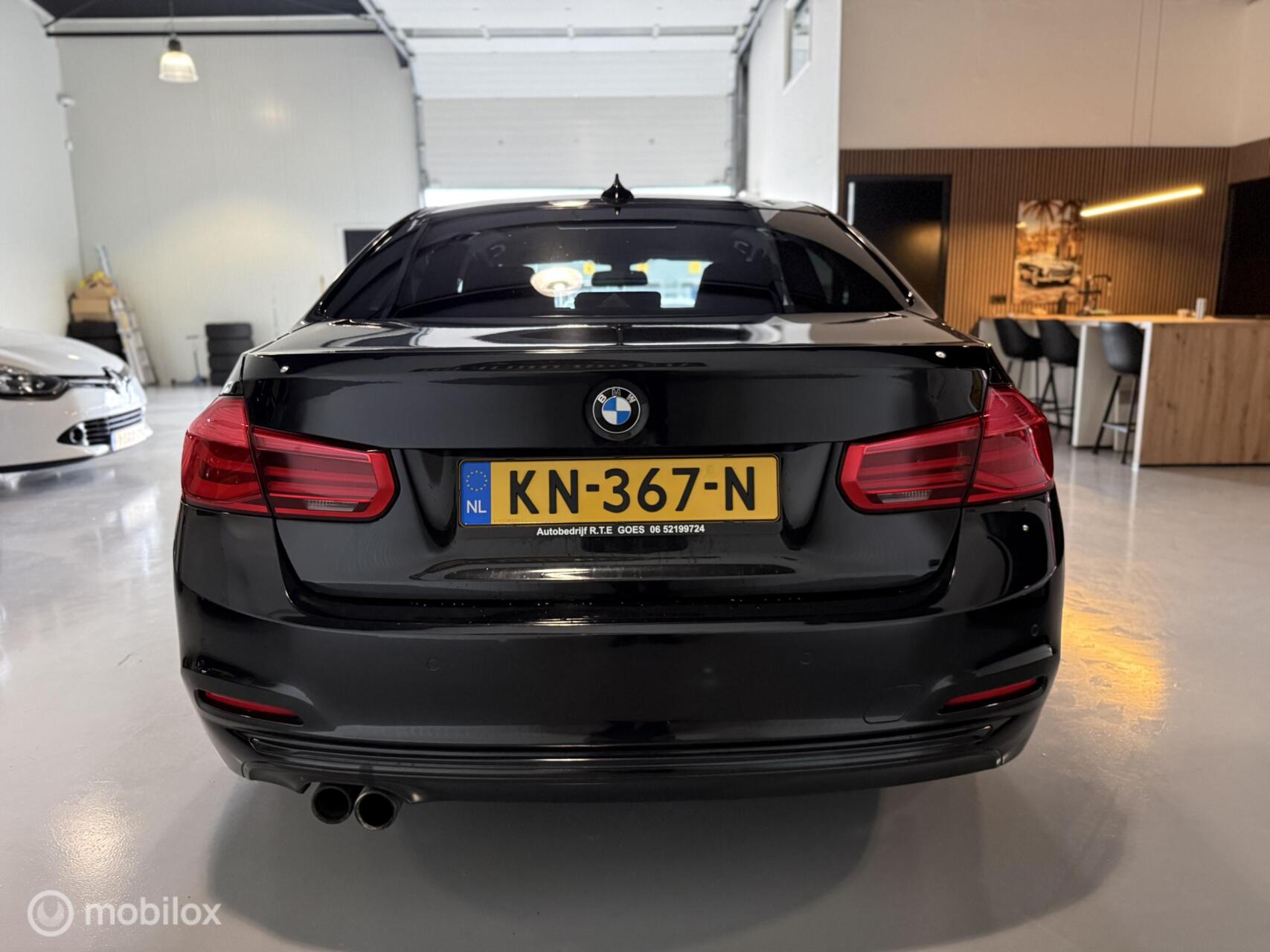 Foto van BMW 330e Iperformance