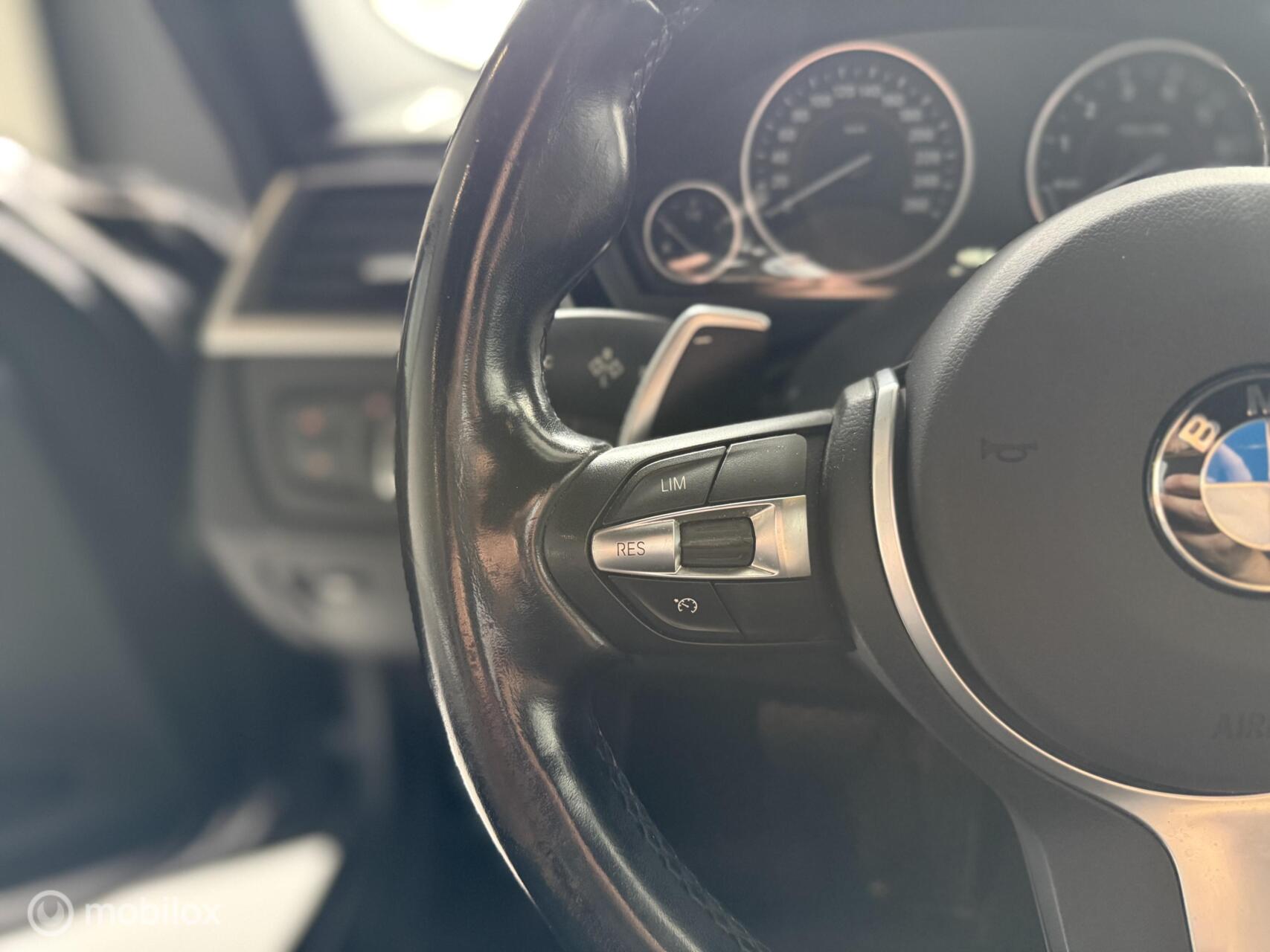 Foto van BMW 330e Iperformance