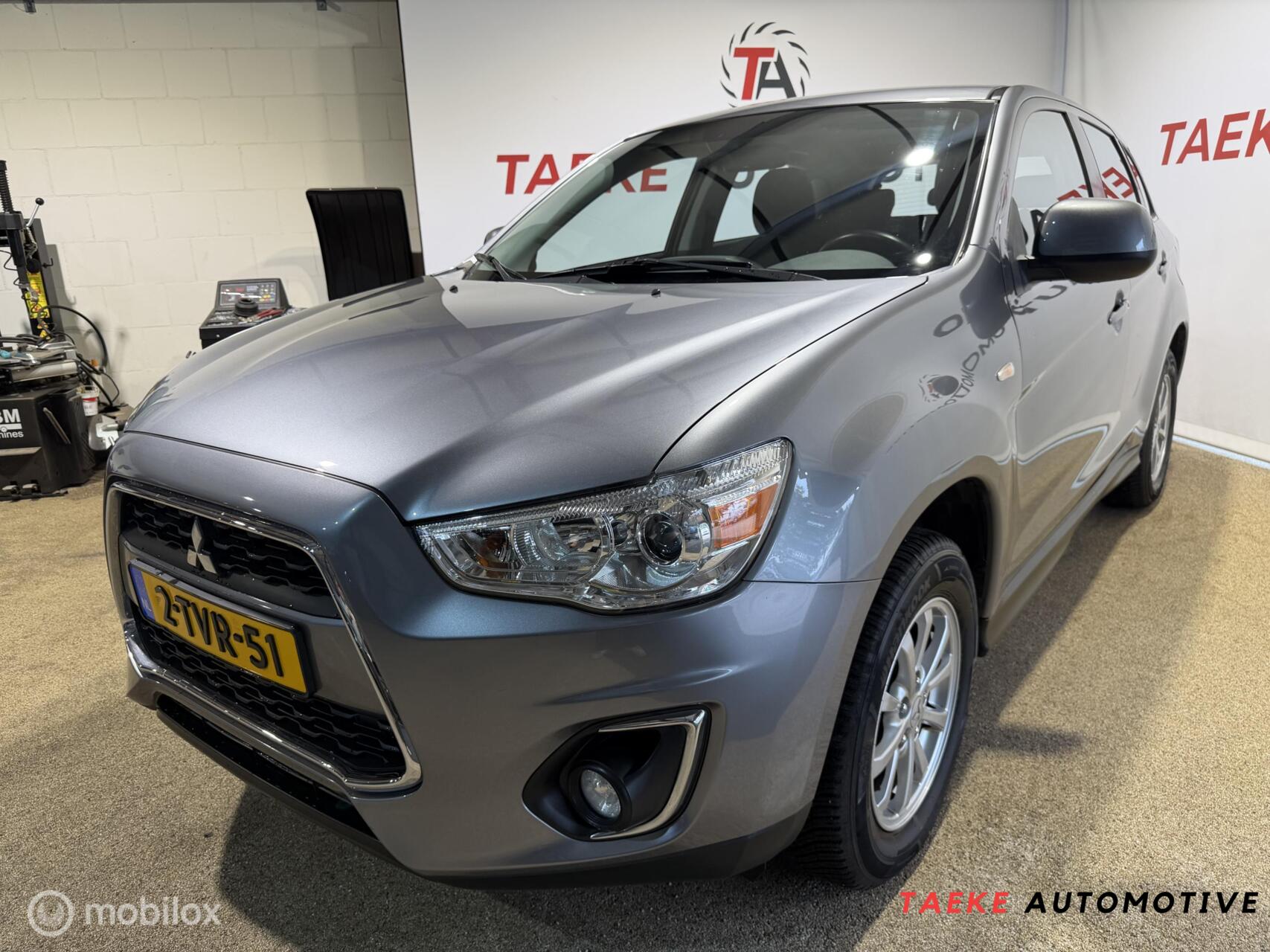 Mitsubishi Mitsubishi Asx 1.6 Cleartec Invite CLIMA/CRUIS/TREKH/APK/NAP 2014 - voorkant