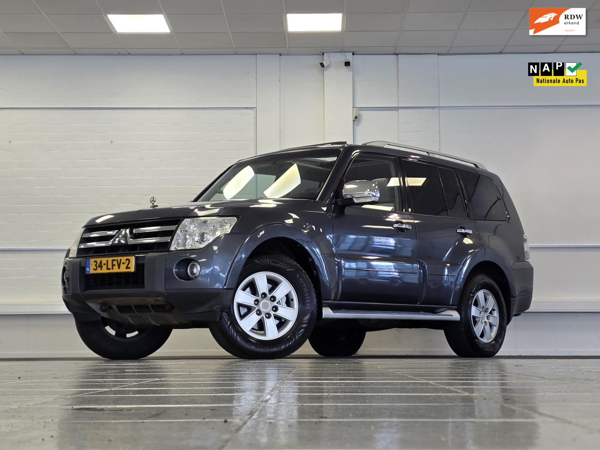 Mitsubishi Pajero 3.2 DI-D Instyle Automaat 70 Leder Trekhaak Mooi! 2008 - voorkant