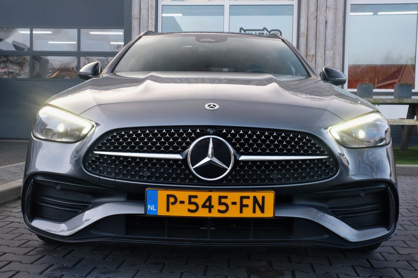 Foto van Mercedes-Benz C 300 E