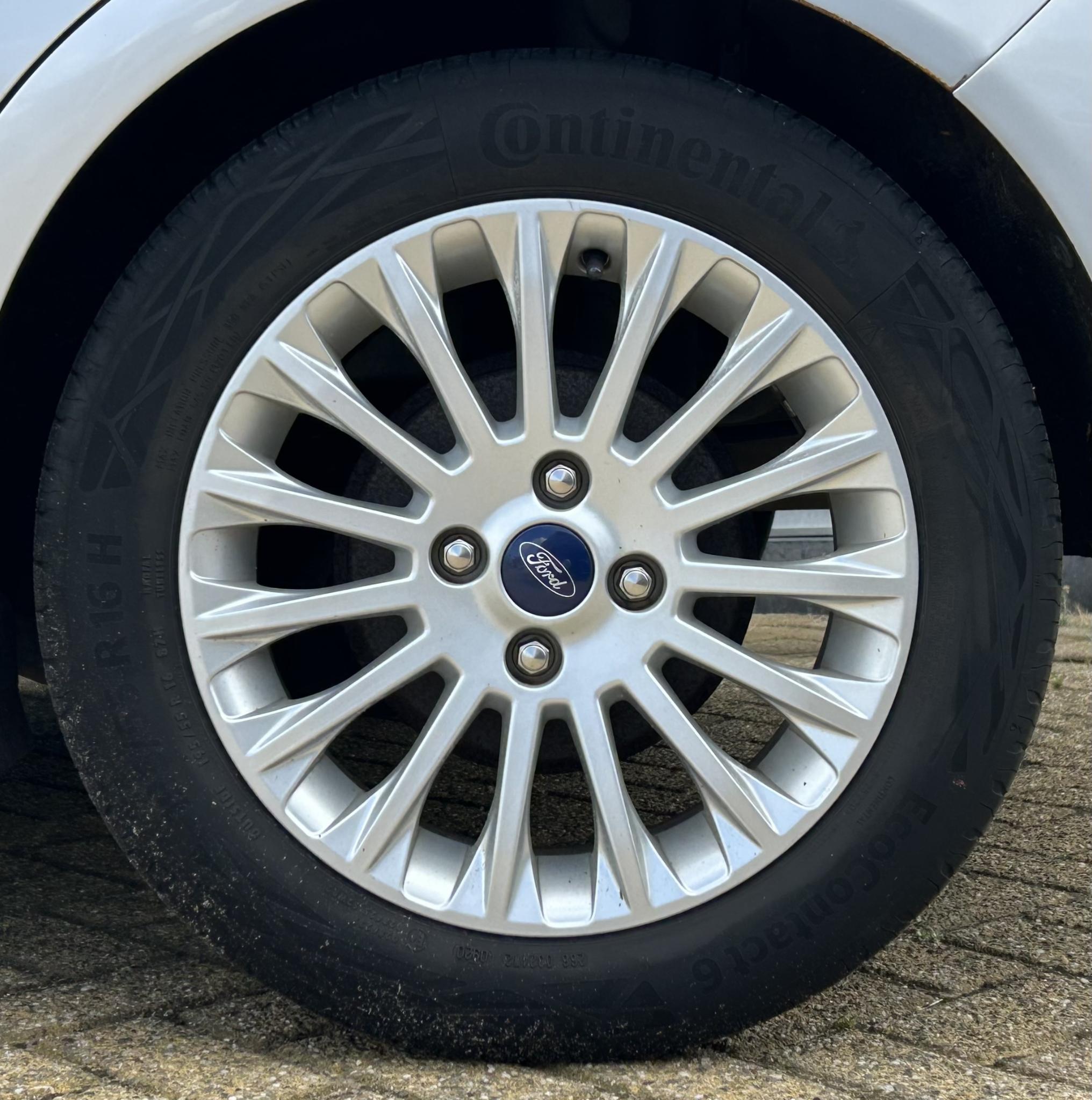 Foto van Ford B-max