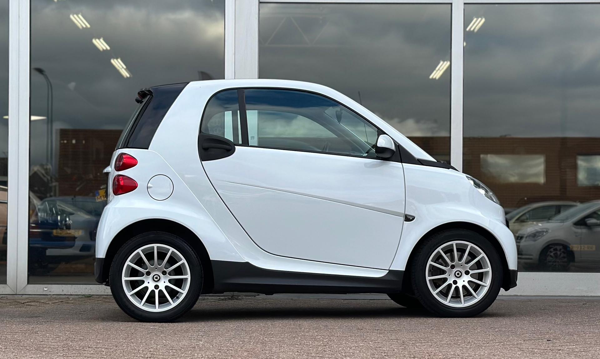 Foto van Smart Fortwo Coupe MHD
