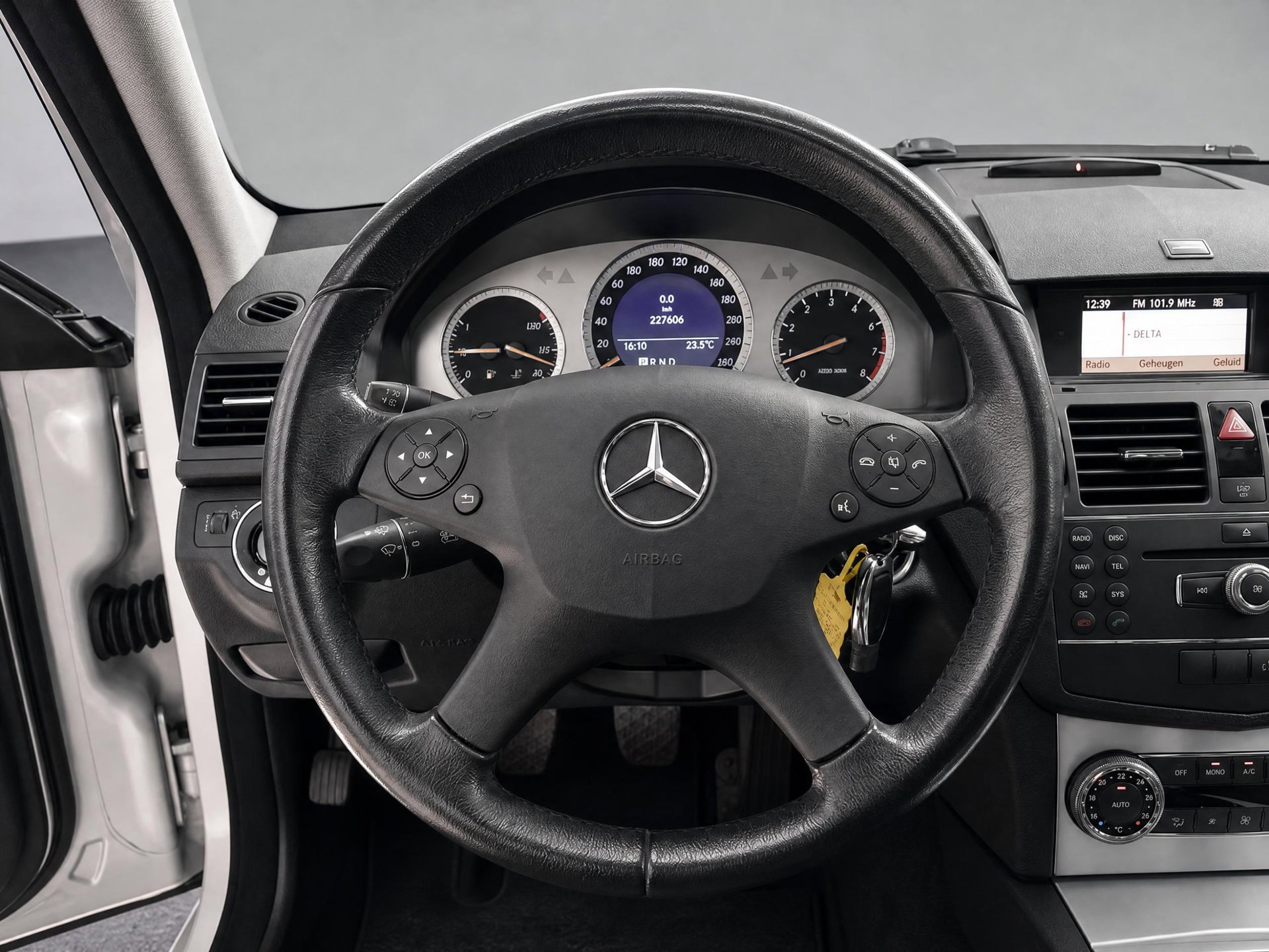 Foto van Mercedes-Benz C 180 Kompressor