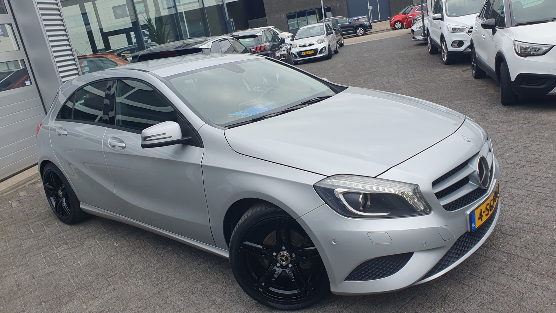 Foto van Mercedes-Benz A 180